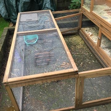 the manor 6ft rabbit hutch